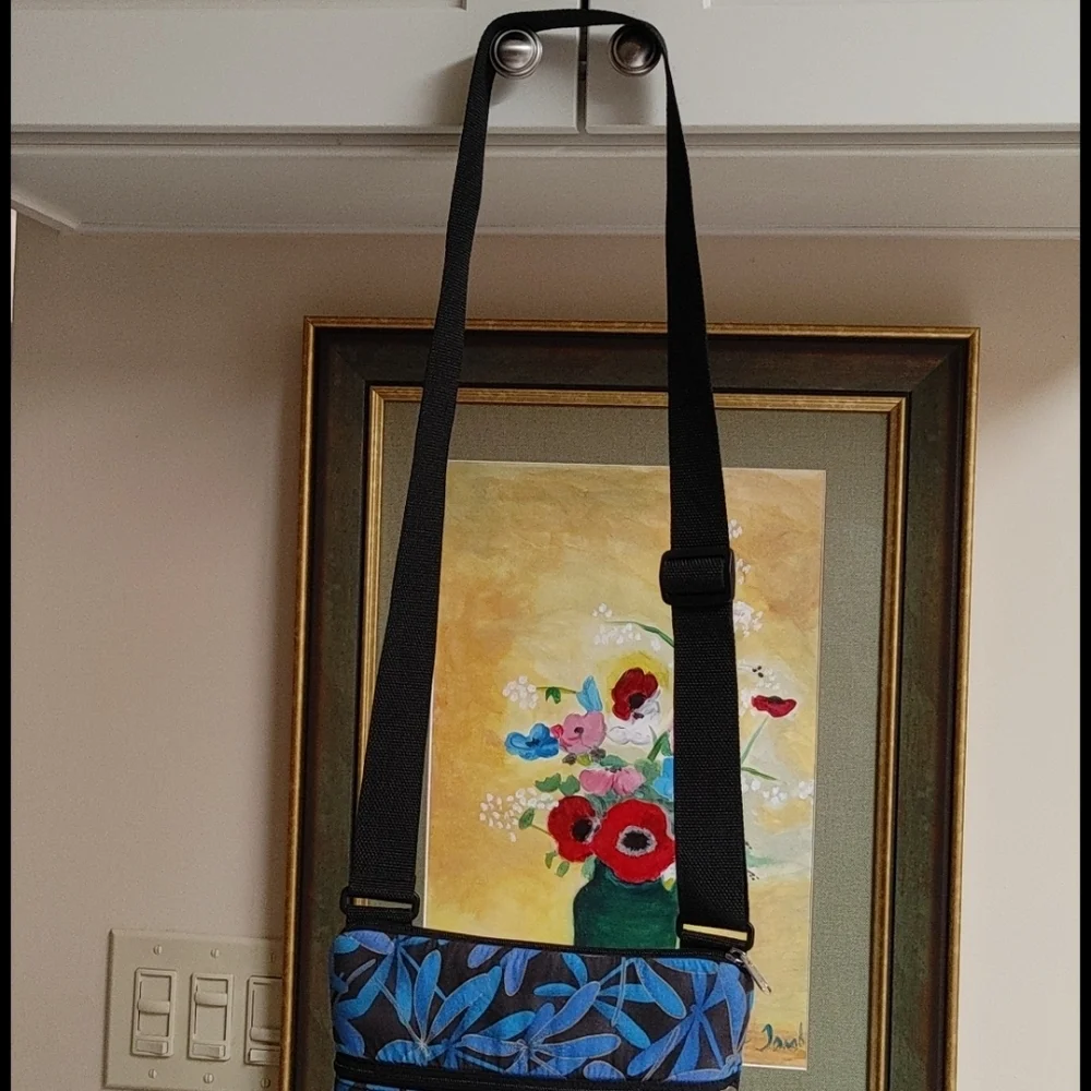 N/A padded tote
